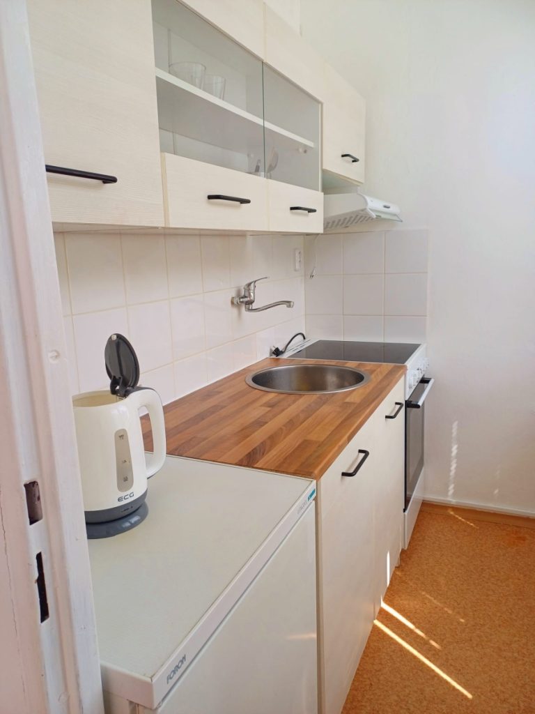 Úprava kuchyňské linky včetně obkladů