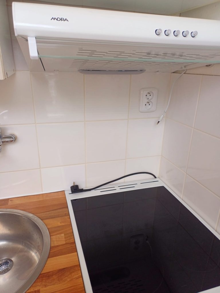 Úprava kuchyňské linky včetně obkladů