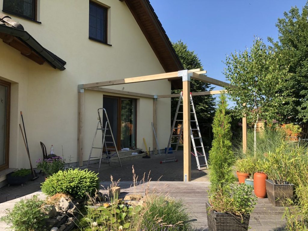 Stavba dubové pergoly - hodinový manžel